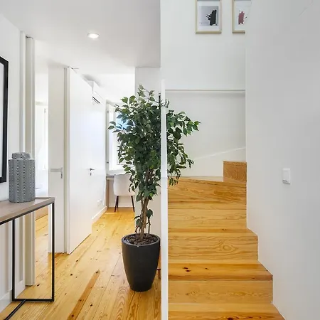 Whome Alfama 2-bed Minimalist Retreat For Digital Nomads & Remote Workers Апартаменты