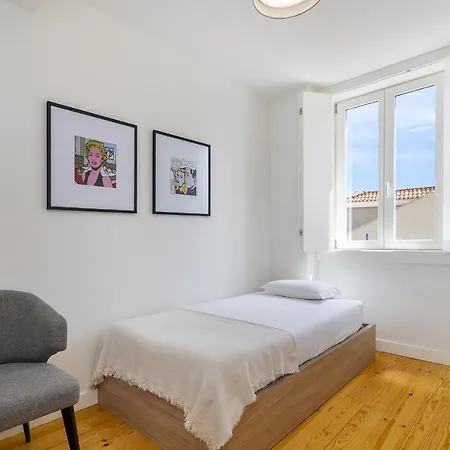 Whome Alfama 2-bed Minimalist Retreat For Digital Nomads & Remote Workers