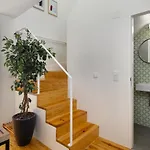 דירה Whome Alfama 2-bed Minimalist Retreat For Digital Nomads & Remote Workers *
