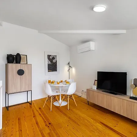 Whome Alfama 2-bed Minimalist Retreat For Digital Nomads & Remote Workers Apartment