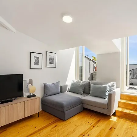 Whome Alfama 2-bed Minimalist Retreat For Digital Nomads & Remote Workers * ליסבון
